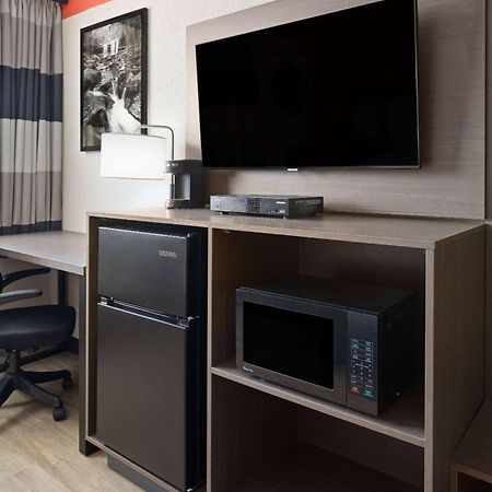 Ramada By Wyndham Parsippany Ξενοδοχείο Εξωτερικό φωτογραφία